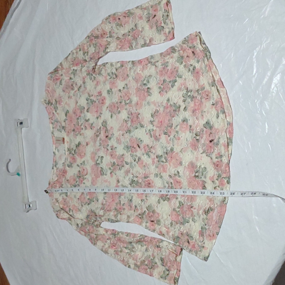 Lace mesh floral 3/4 sleeve top